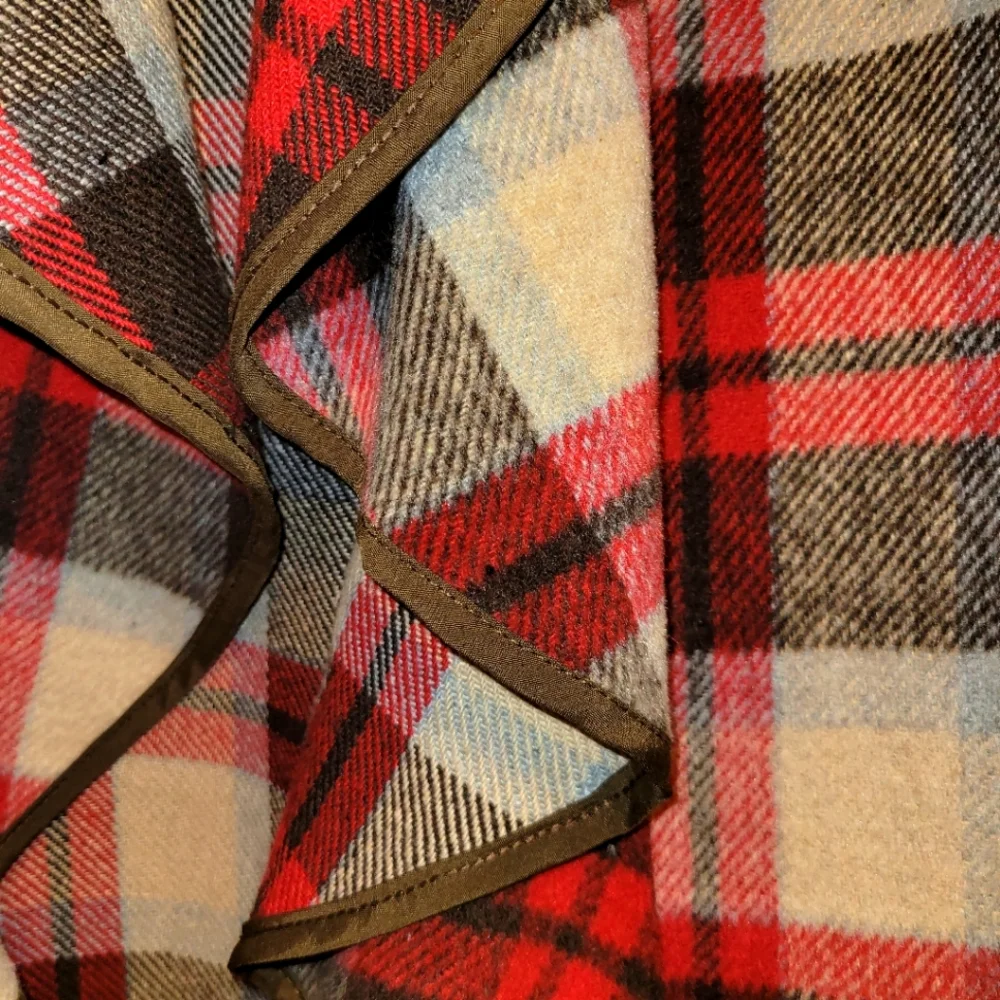 PLAID VEST WITH RUFFLE - Picture 3 of 4